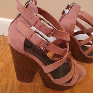 GGsissy G by Guess Women's High Heel Sandal Zipper back Size 8 shoes wood heel